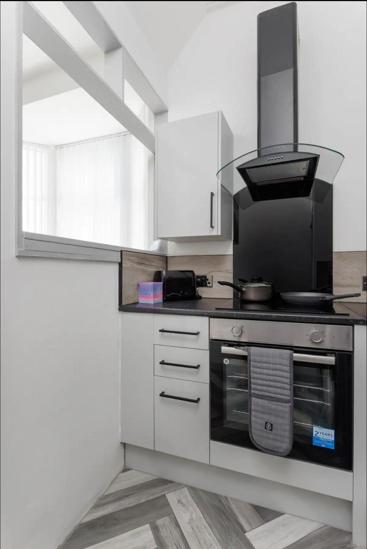 Residency Apartments Ливърпул Екстериор снимка